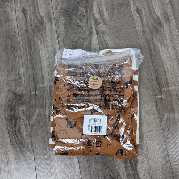 NWT Old Navy Pajama Set 4 pieces Winter Long Sleeve Pants Wolf Stay Wild - Picture 5 of 7